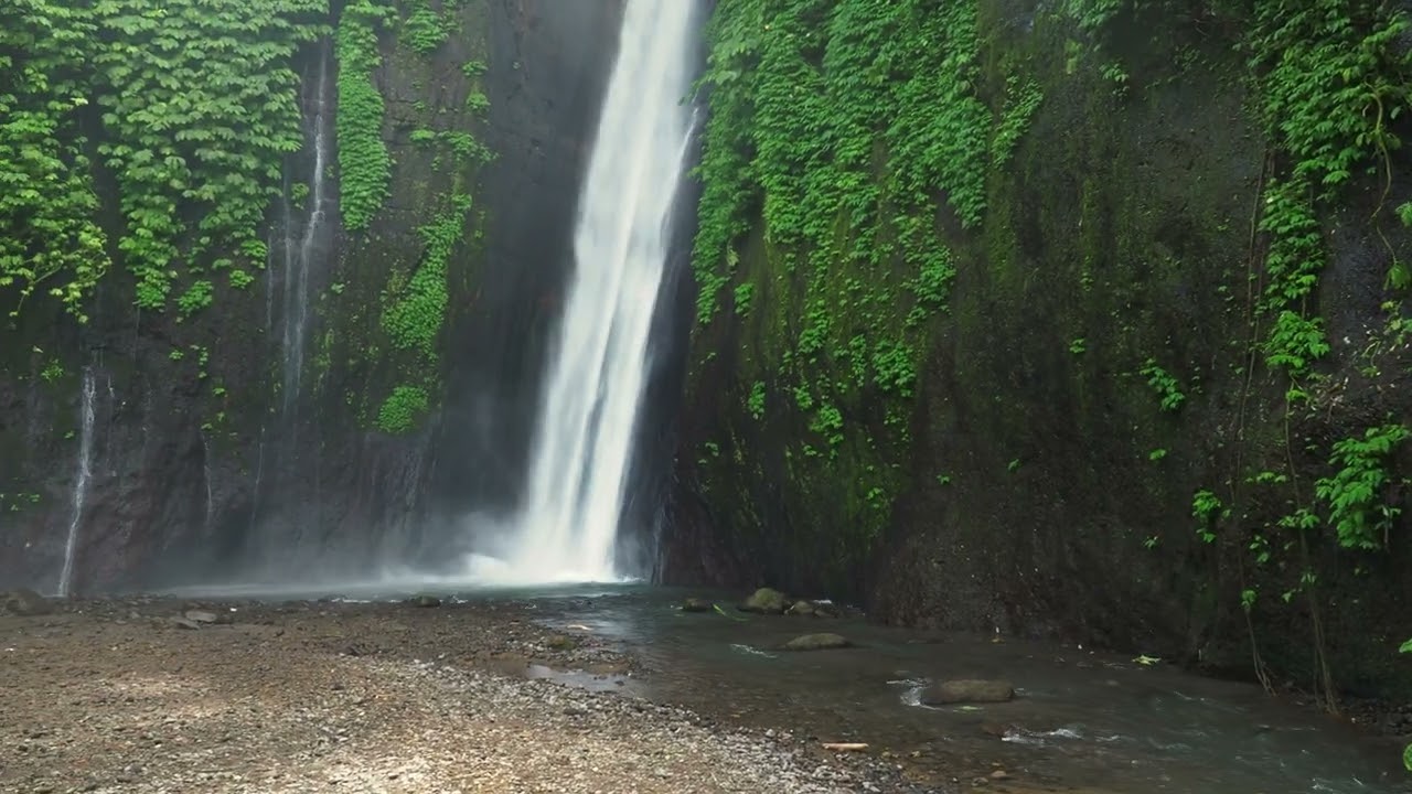 Munduk Waterfall - Bali